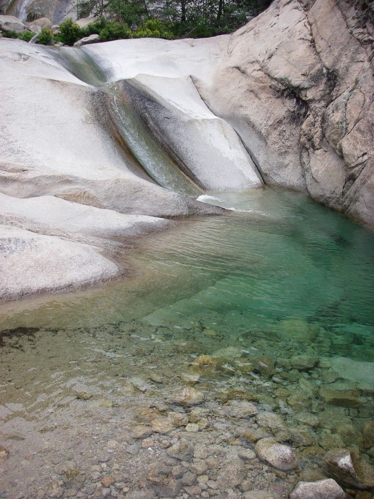 Paradis en corse lors d'un canyoning